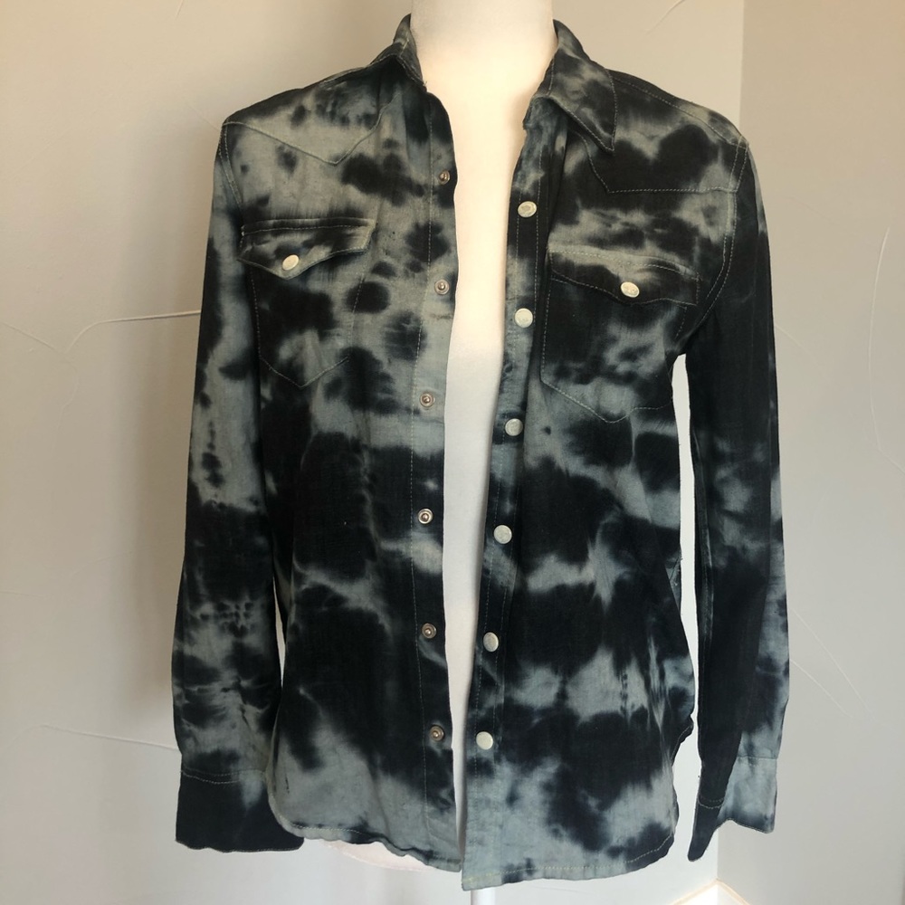Millau  Trendy staple Tye dyed long Sleeve Shirt.